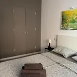 Small Apartamento